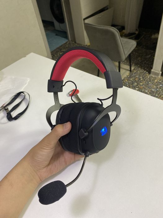Redragon Zeus X Wireless Gaming Headset