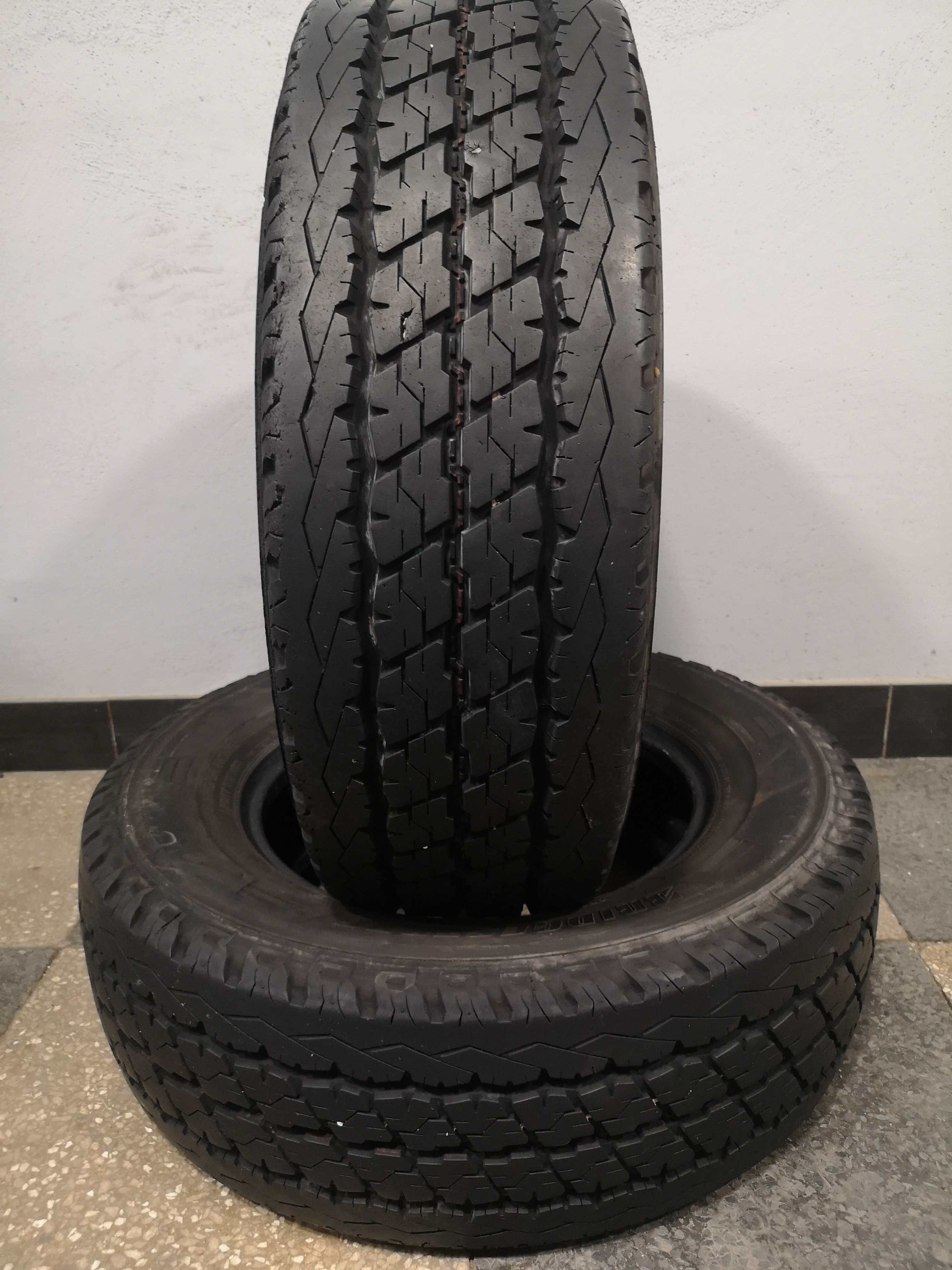 2бр 215/70/15 C  BRIDGESTONE 10мм грайфер дот:19г безплатен монтаж+++