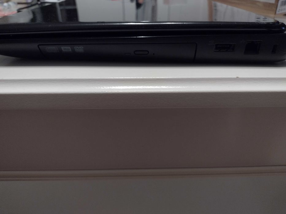 Лаптоп 17 Инча Dell Inspiron N7010 4GB RAM 600GB HDD Нова Батерия