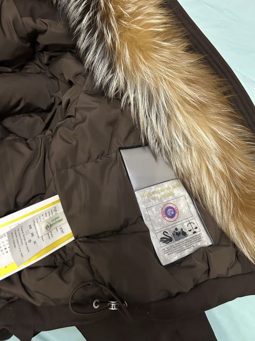 Женская теплая куртка на зиму с натуральным мезом лисы.