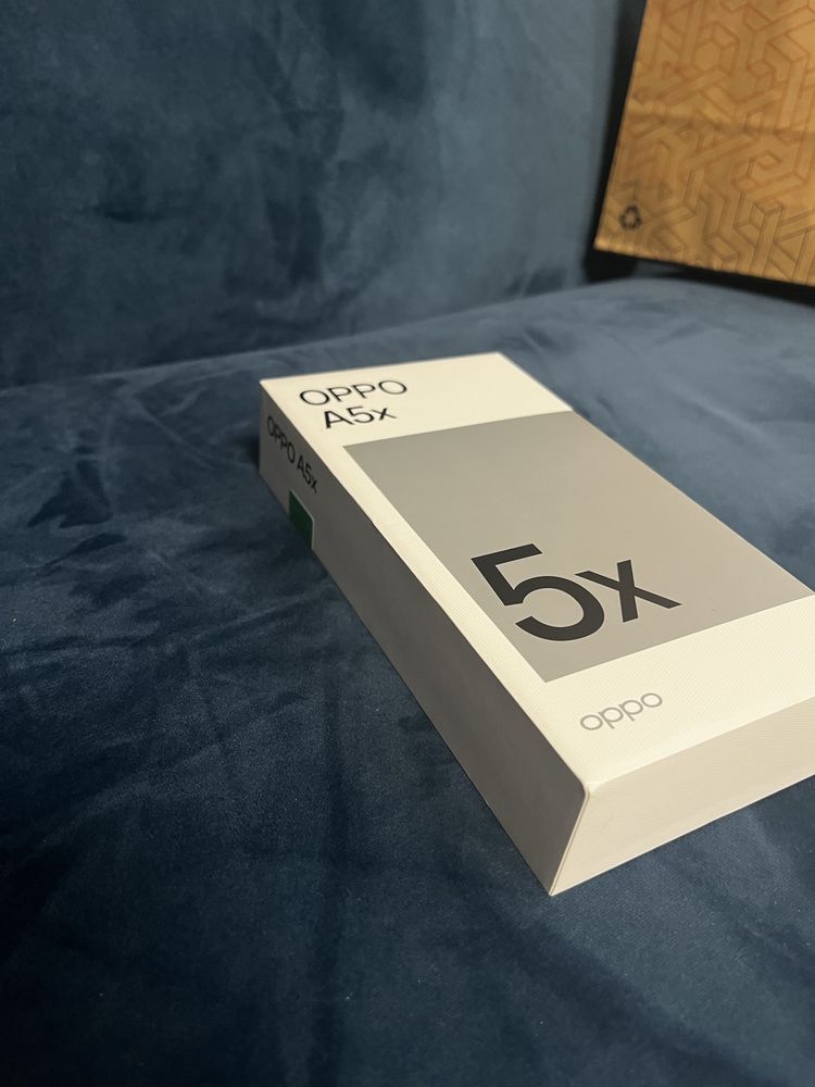 Чисто нов OPPO A5x 128gb подарък слушалки и гаранция