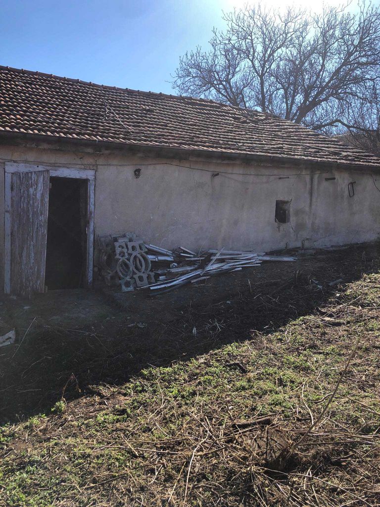 Продава се Къща в с. Малка Верея, Област Стара Загора - 780 кв.м за 46 €/кв.м - Снимка #1