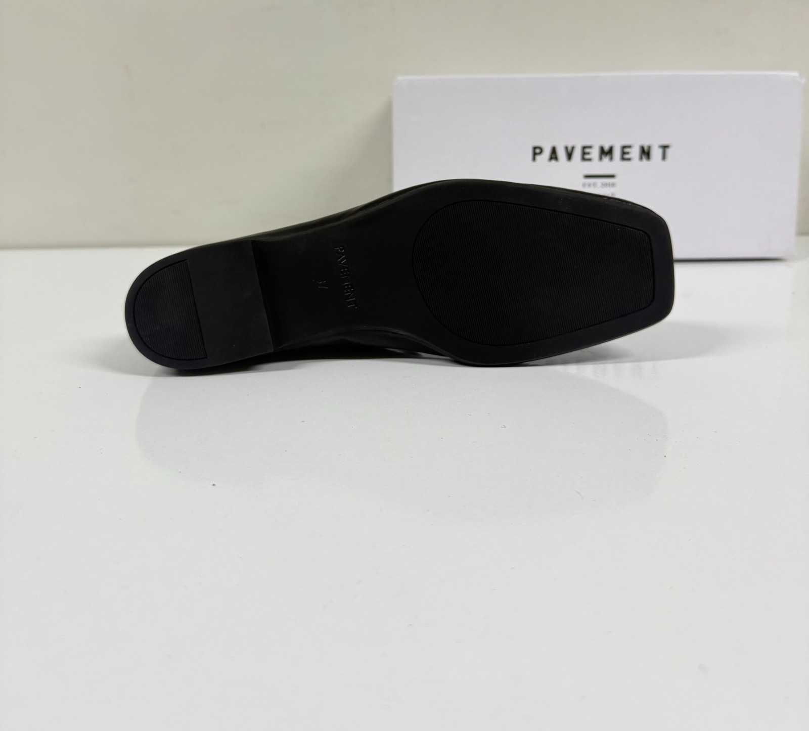 PAVEMENT Ballet Flats