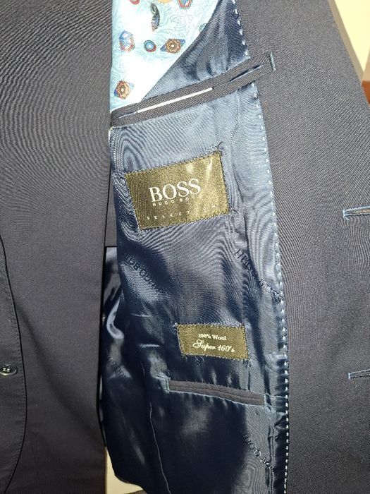 Costum Hugo Boss 50