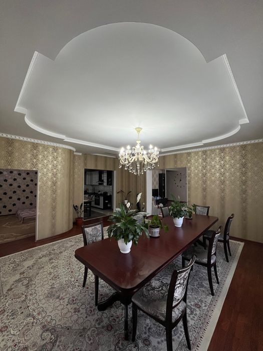 Продам деревянный стол