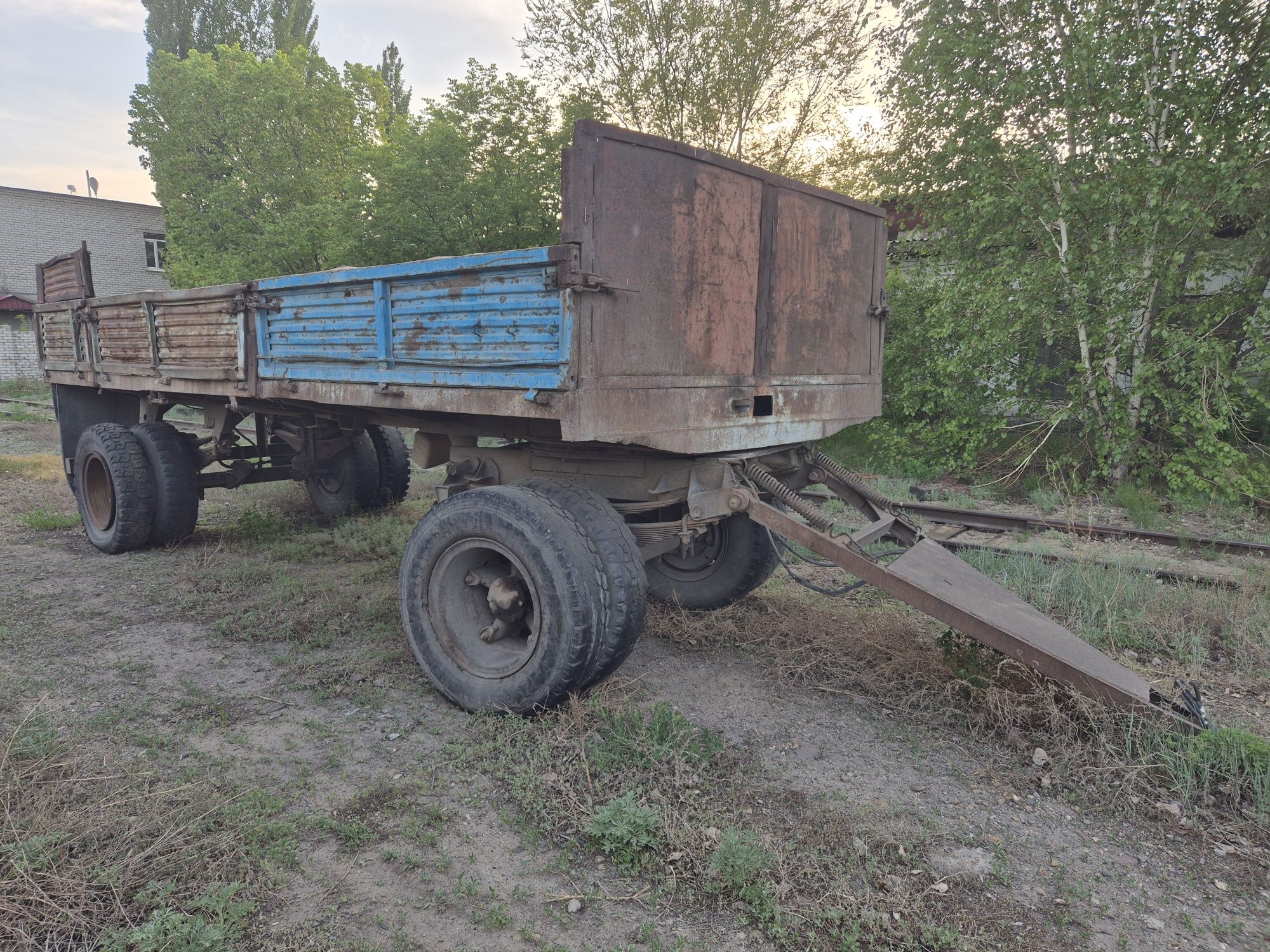 Прицеп на камаз в среднем состоянии