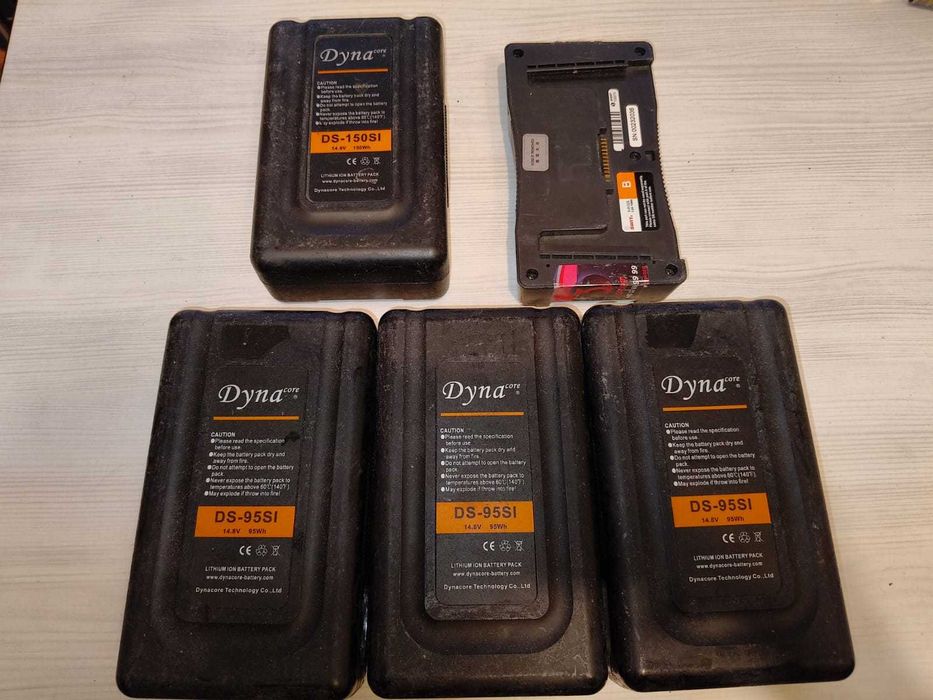 Lot 5 acumulatori V-Mount, Dynacore DS-95SI, DS-150SI, SWIT S-8152S