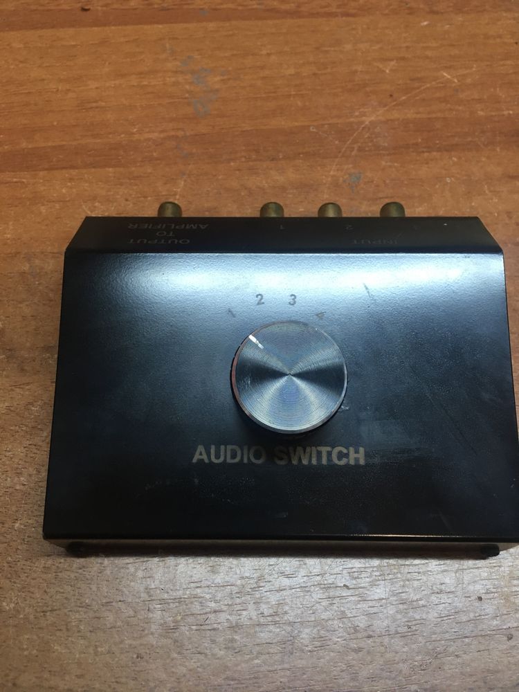 Аудио превключвател за високоговорители audio switch