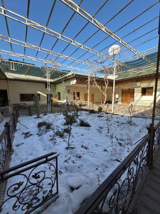 Ховли уй сотилади