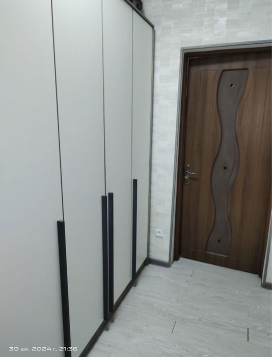 Продается Своя 2/2/9 квартира Метро Ойбек , Мирабад