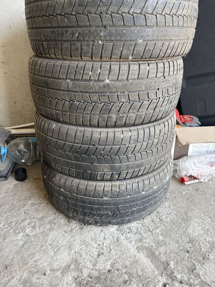 Шины зимние 215/55/17