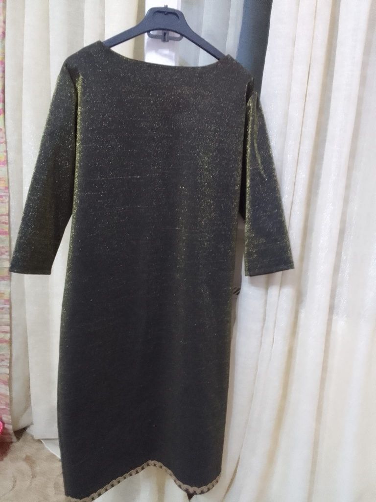 Rochie Mar.44(verde cu fir auriu)