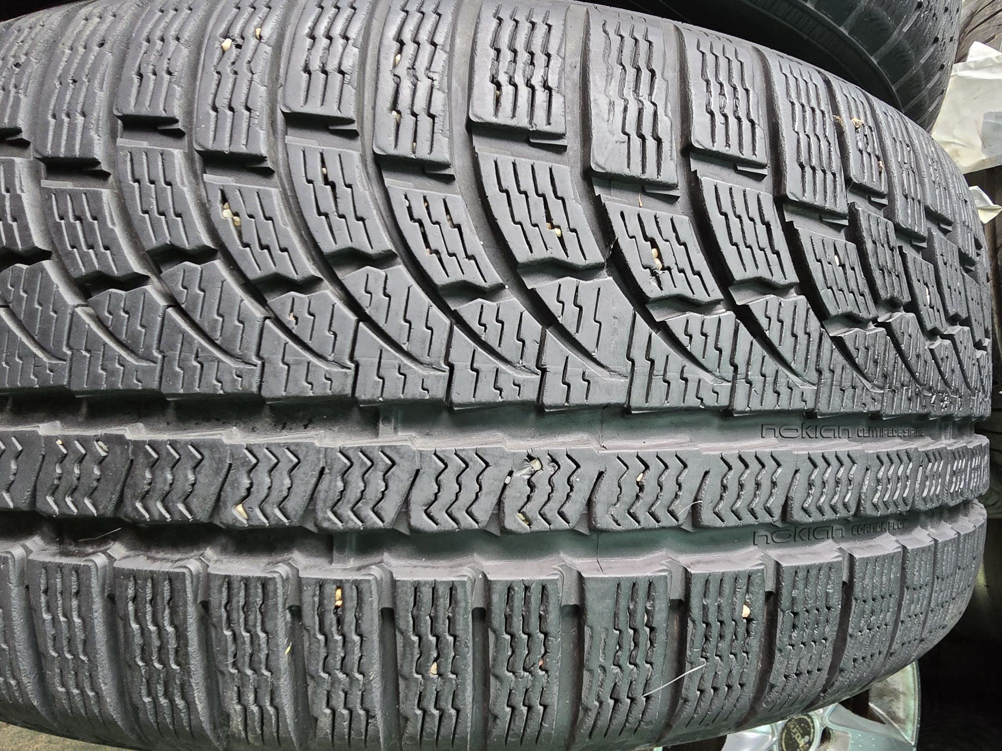 Anvelope 245/40 R18 NOKIAN de iarna