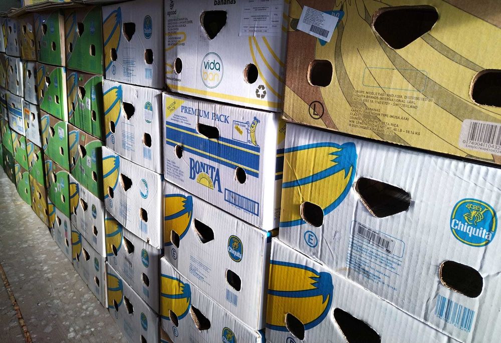 Cutii/ baxuri  banane stare foarte bună, ca noi