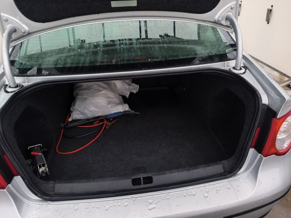 Vând vw passat b6 1.6 benzina