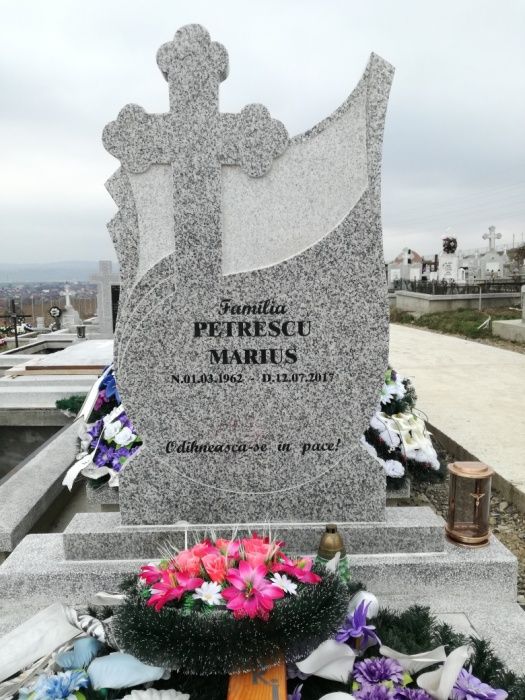 Cruci monumente și lucrări funerare