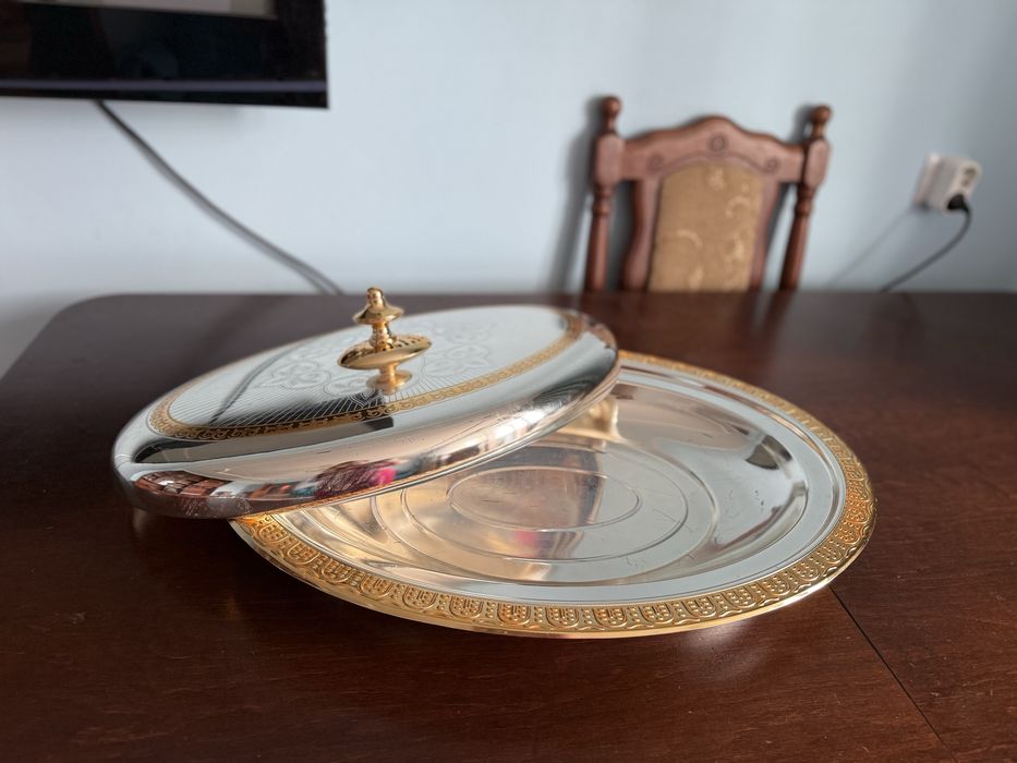 Блюдо под горячее с крышкой