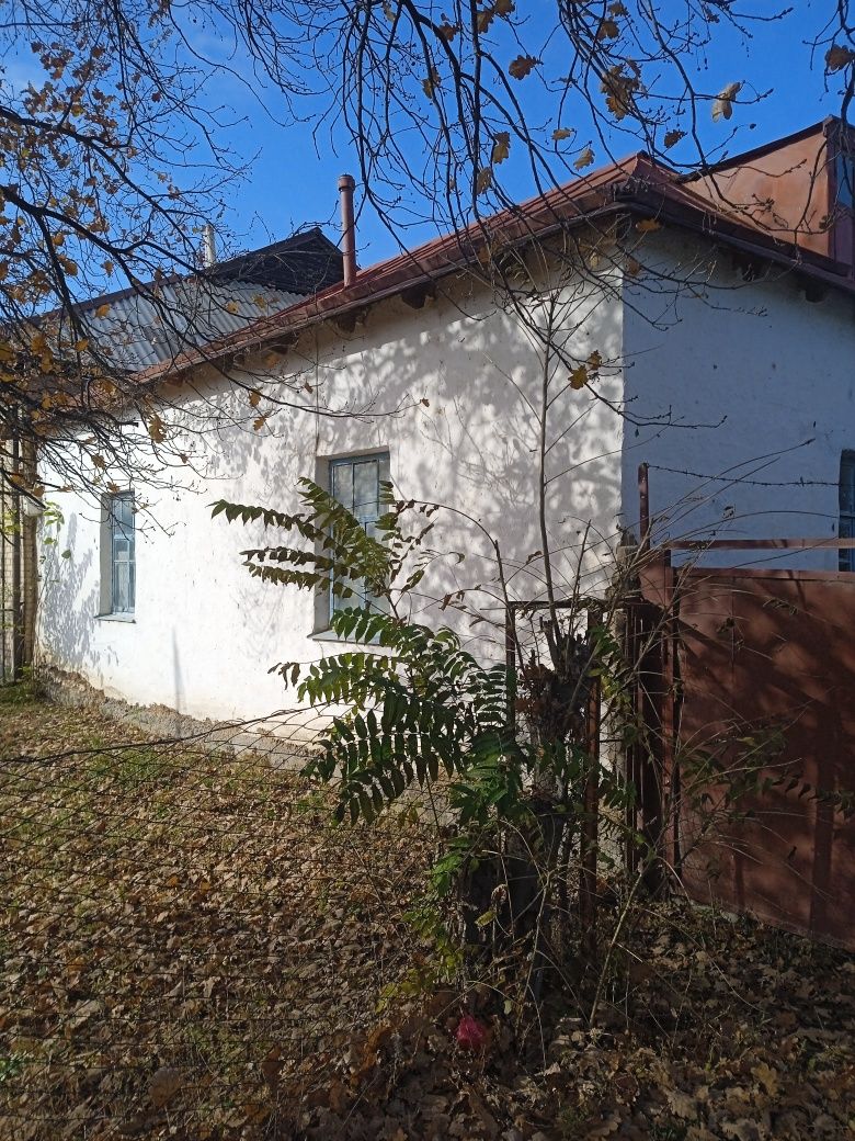 Продаётся дом в центре