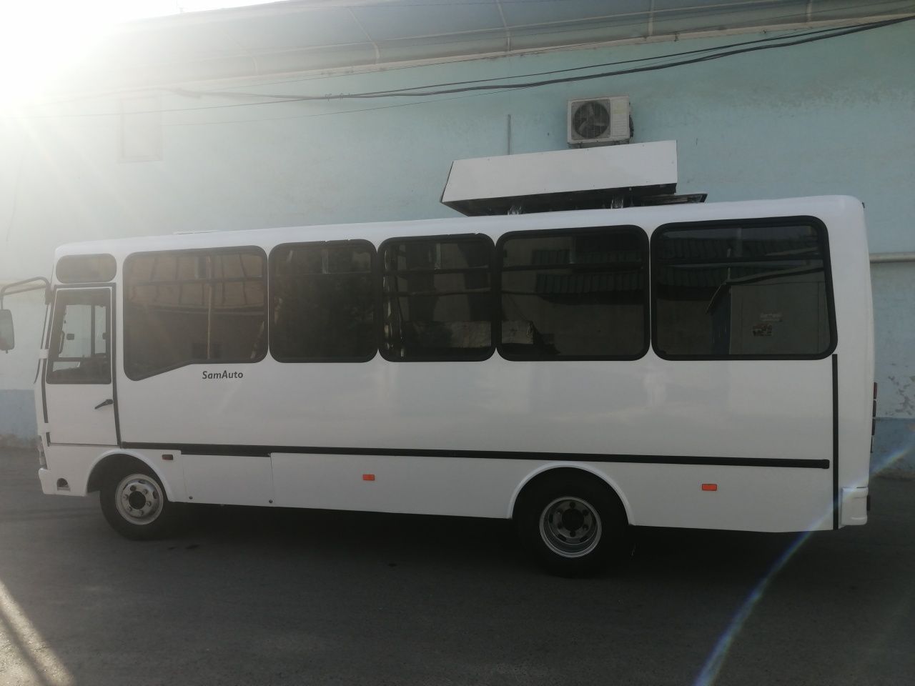 Isuzu Avtobus NP37