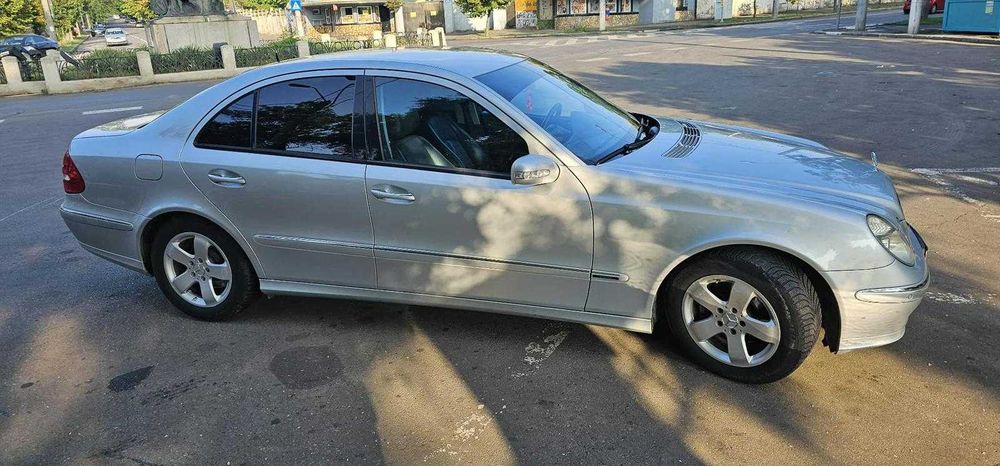Vand Mercedes E 220