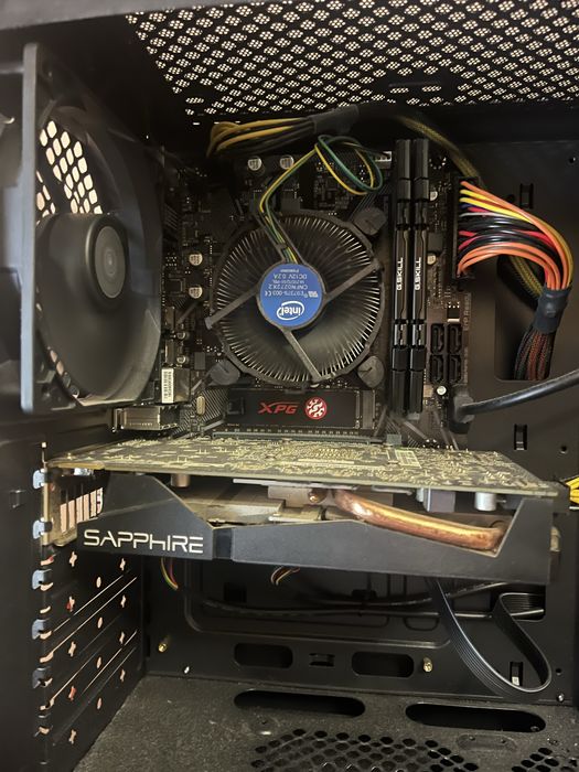 Компютър + монитор и мишка