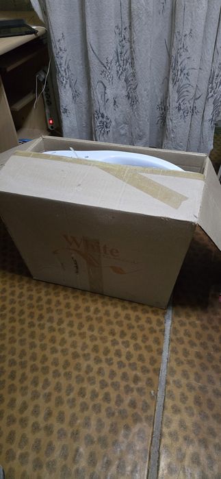 Продаётся унитаз и бачок ,абсолютно новый унитаз!