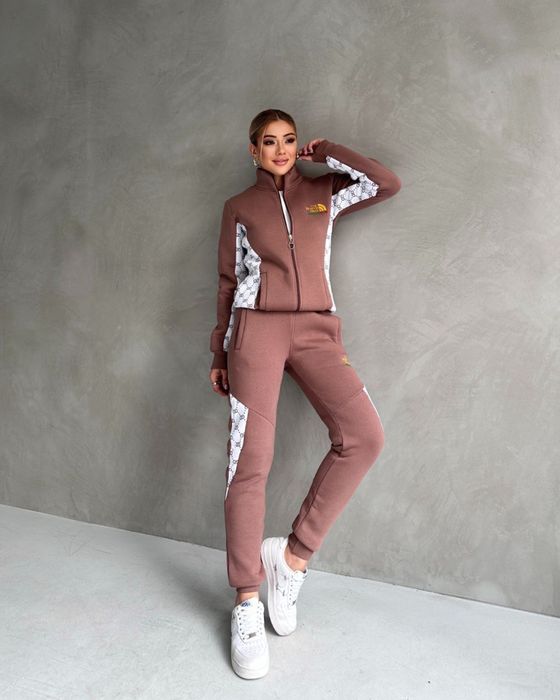 Vand en/Gros treniguri de dama