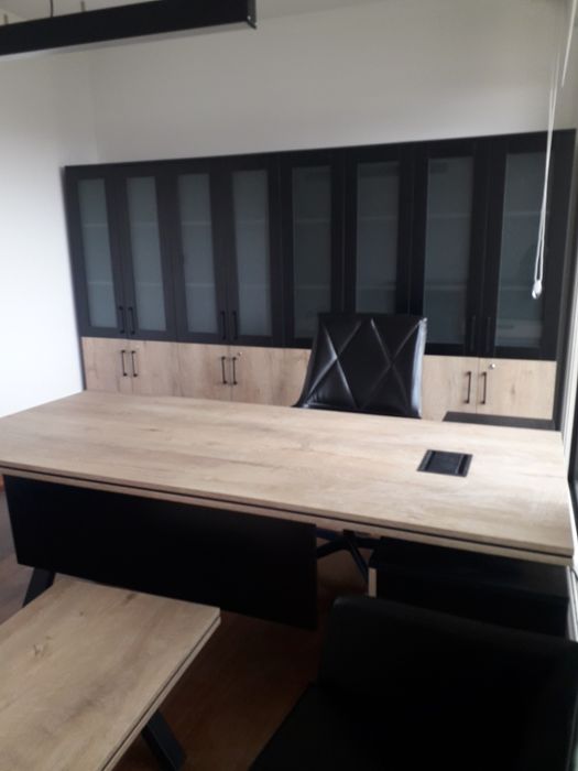 Ofis va ish stollari