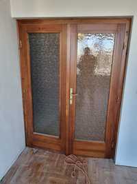 Портална врата с брава от масив