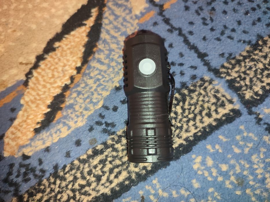 Продам фонарик не дорого.