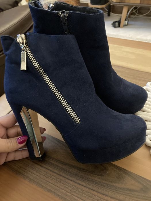 Дамски тъмносини боти DAPHNE намер 38