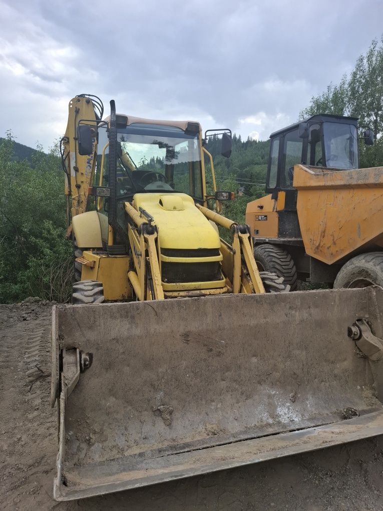 Buldoexcavator Komatsu