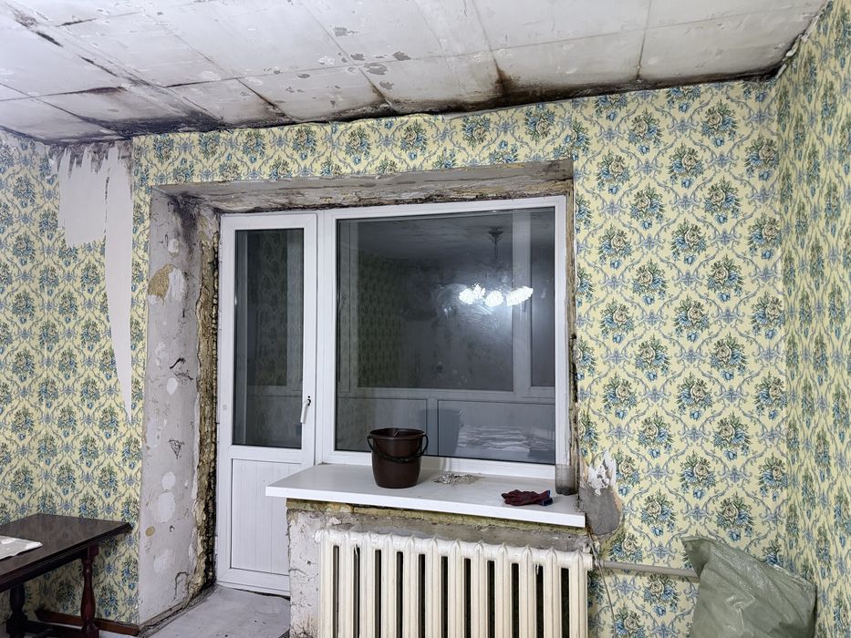 Уборка. Одну стенку почистить и помыть.