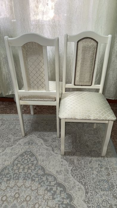 Продам стулья-белые