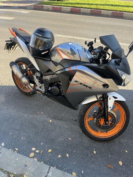 vand motocicleta Honda CBR125