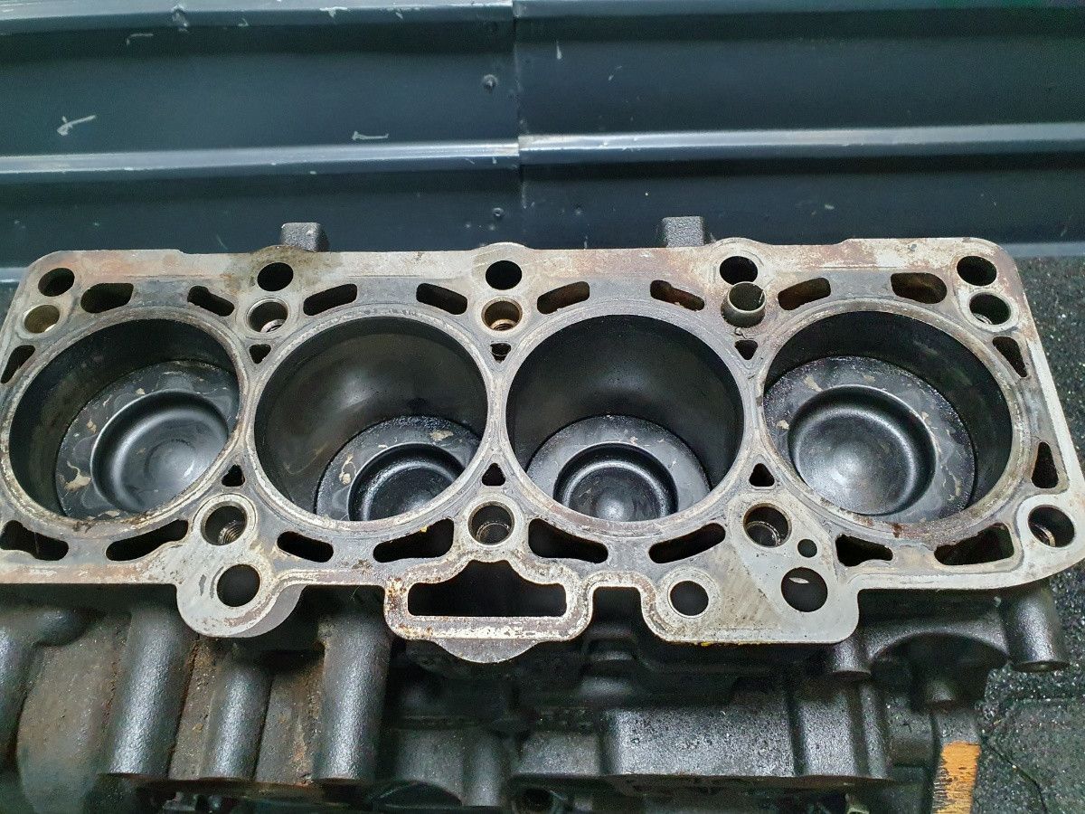 Bloc motor BiTDI 2.0  CFCA   VOLKSWAGEN TRANSPORTER V T5 Multivan  03L 021 CG 03L021CG