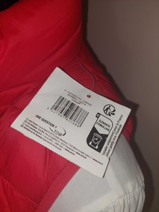 Vesta roșie cu puf noua frumoasa