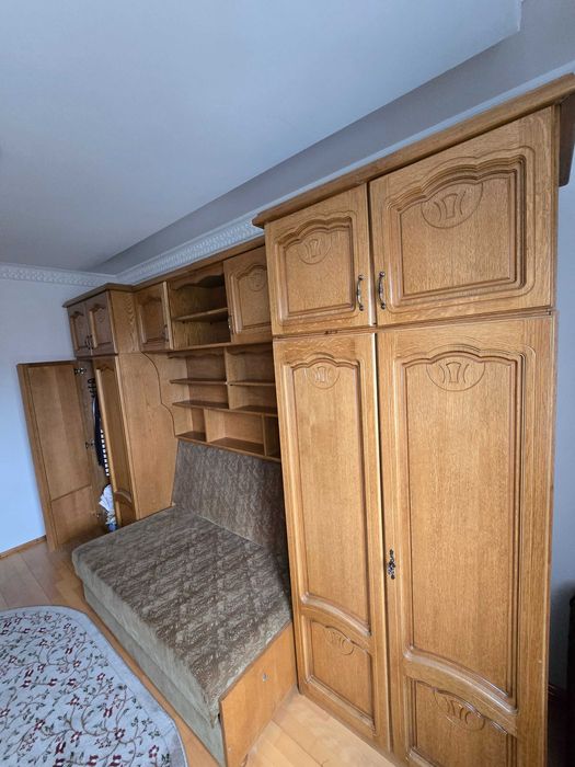 Set de mobilier dormitor din lemn masiv