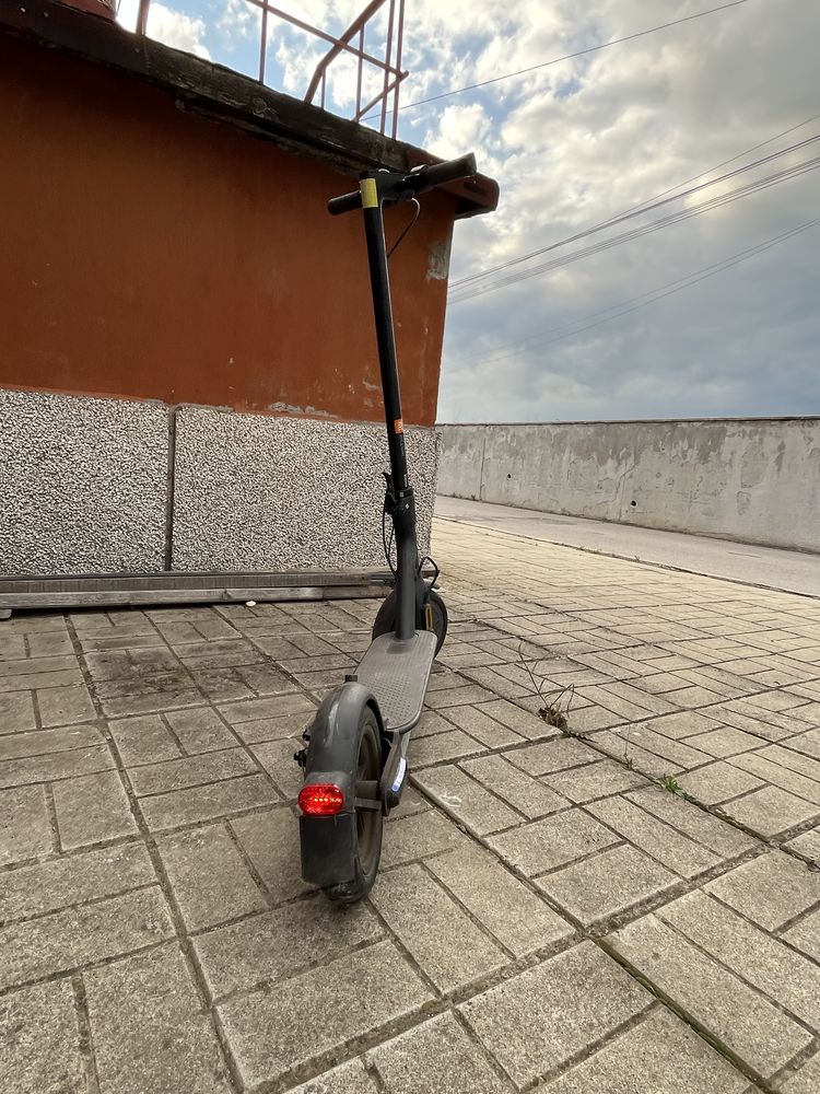 Xiaomi MI Electric Scooter Essential