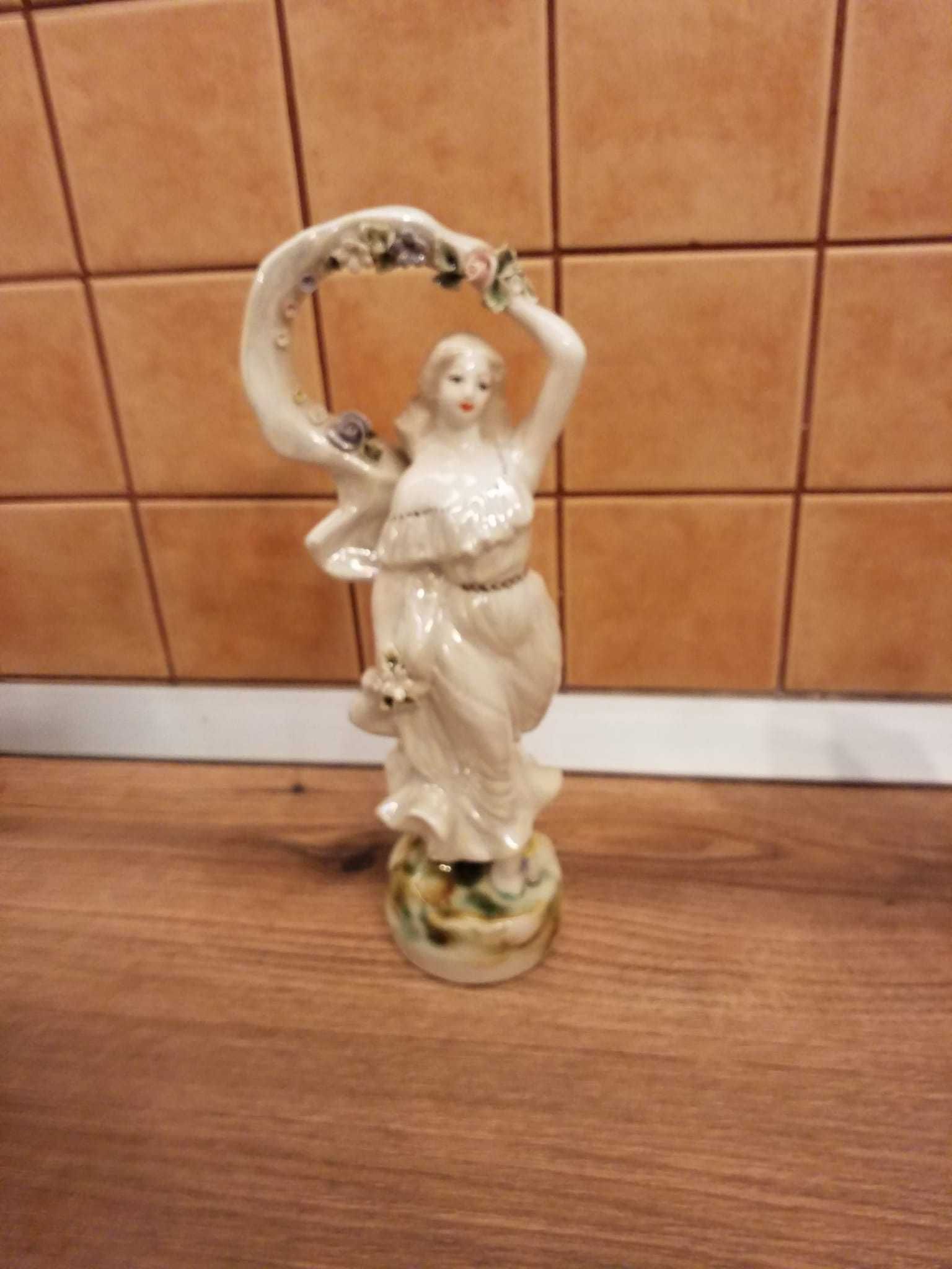 Bibelouri/figurine porțelan.