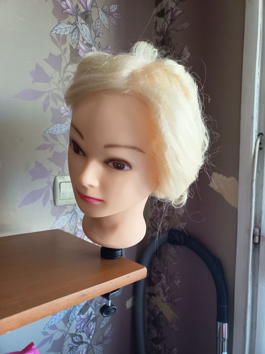 Фризьорска тренировъчна глава