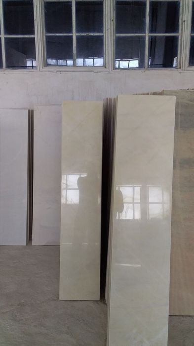 Miramir marmar va xar xil turdagi toshlar bor dastavkamiz bor