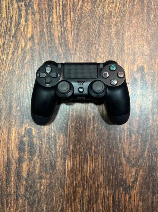 PS 4 slim  Versiune soft 8.50 - plus maneta originala