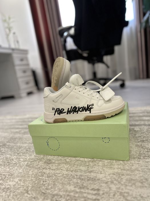 Off-white out of office