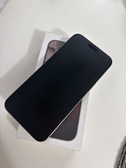 Продам iphone  15 pro max 512 gb