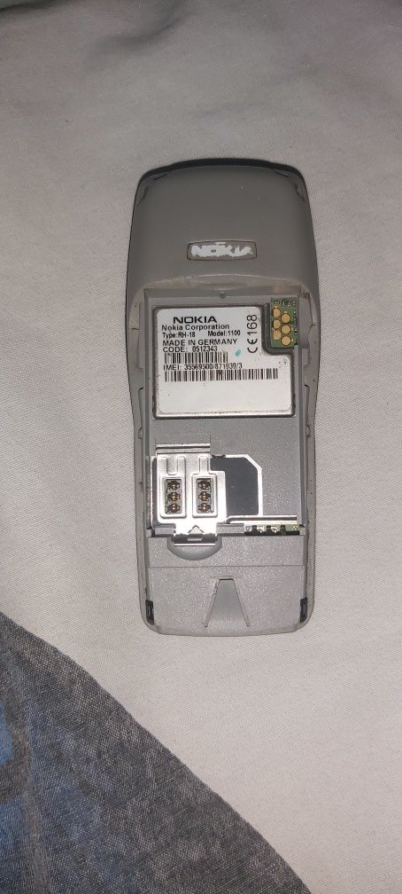 Nokia 1100 фенерче запазени. Вечния телефон!
