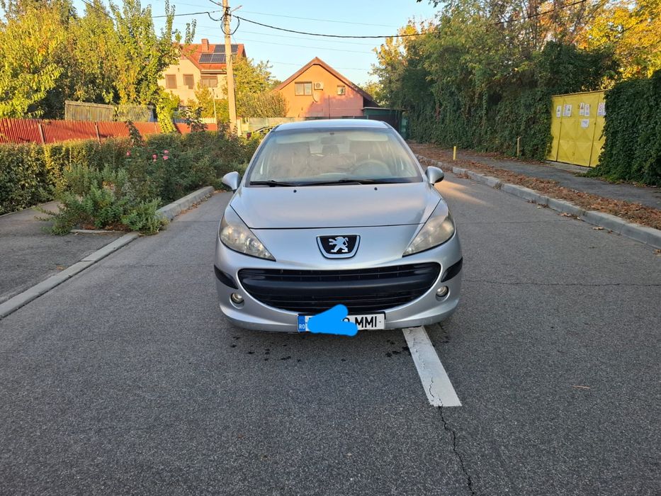 Peugeot 207//1.6 HDI