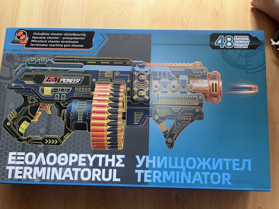 Картечница със синьо-оранжев Терминатор и 48 дунапренени куршума