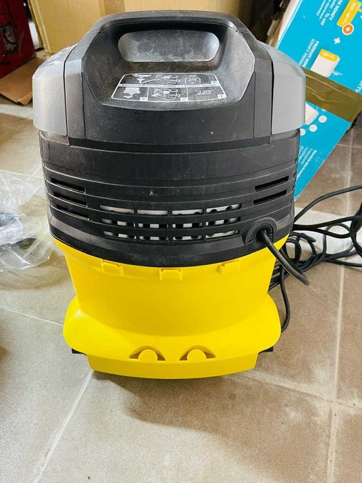 Aspirator cu spălare Kärcher SE 5.100 - va rog cititi descrierea