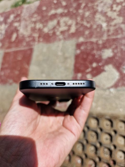 Vând iphone 16..